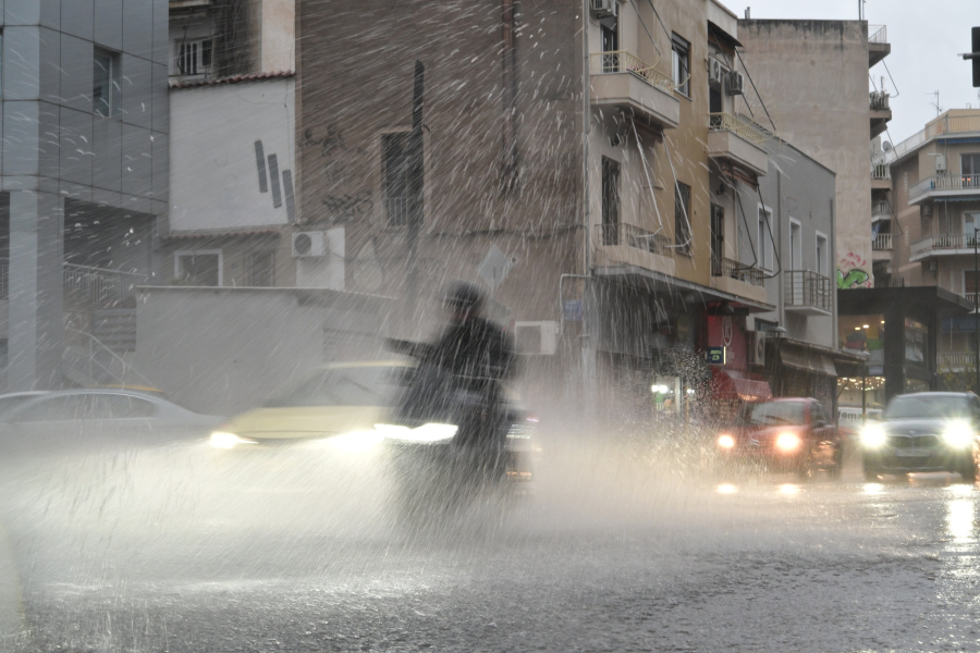 Τα νησιά στο επίκεντρο της κακοκαιρίας - Το επικαιροποιημένο έκτακτο δελτίο της ΕΜΥ