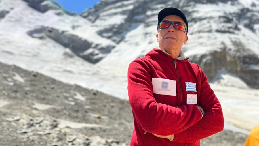 «Θρίλερ» με τη σορό του Αντώνη Συκάρη - Νέα επιχείρηση ανάσυρσης από τα 7.400 μέτρα