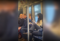 Η Κέιτ Μίντλετον και η πριγκίπισσα Σάρλοτ έκαναν βόλτα με το μετρό (Βίντεο)