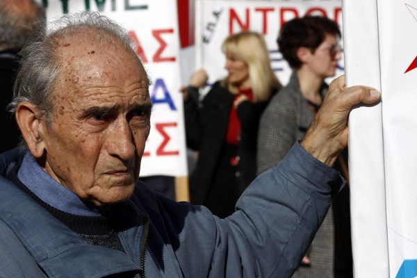 «Πλούσιοι» οι Έλληνες συνταξιούχοι - Ένας στους τρεις παίρνει σύνταξη κάτω από 500 ευρώ