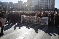 Σφοδρές αντιδράσεις συνταξιούχων για τα μέτρα: «Εκτός 300.000 από το επίδομα 400 ευρώ, δεν ζητάμε φιλοδωρήματα»
