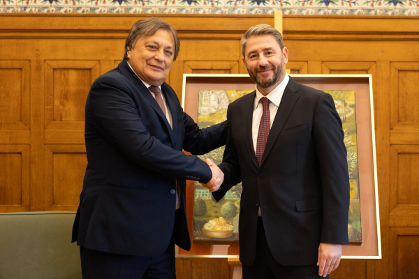 Στο ΠΑΣΟΚ ο Αυλωνίτης – «Ενώνουμε τις δυνάμεις μας για την πολιτική αλλαγή»