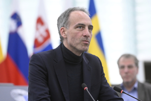 Γάλλος ευρωβουλευτής προς ΗΠΑ: «Επιστρέψτε μας το Άγαλμα της Ελευθερίας»