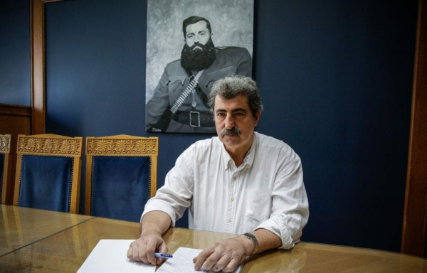 «Δεν κάνω πίσω» - Η μαντινάδα Πολάκη