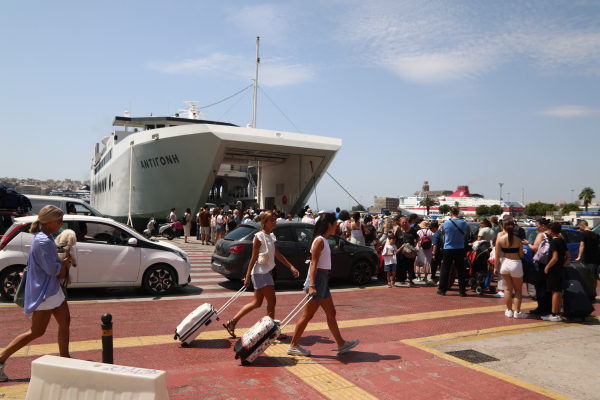 No Summer Price Hikes for Greek Island Ferries