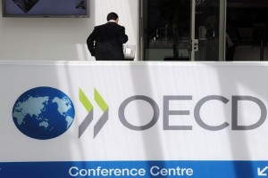 Ενίσχυση της ανάπτυξης της παγκόσμιας οικονομίας «βλέπει» ο ΟΟΣΑ