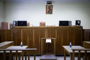 Δικαστικοί καταγγέλλουν αντισυνταγματική παρέμβαση στη Δικαιοσύνη από τον υφυπουργό Γιάννη Μπούγα