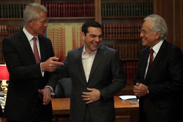 Τσίπρας σε Fraport: Είμαστε σίγουροι πως θα βελτιωθεί η εικόνα των αεροδρομίων