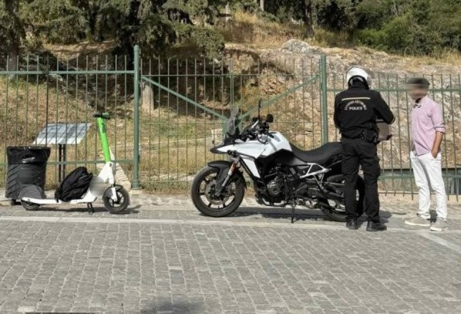 Νέος ΚΟΚ: Πάνω από 2.300 παραβάσεις βεβαίωσε η Τροχαία για μη χρήση κράνους την τελευταία εβδομάδα