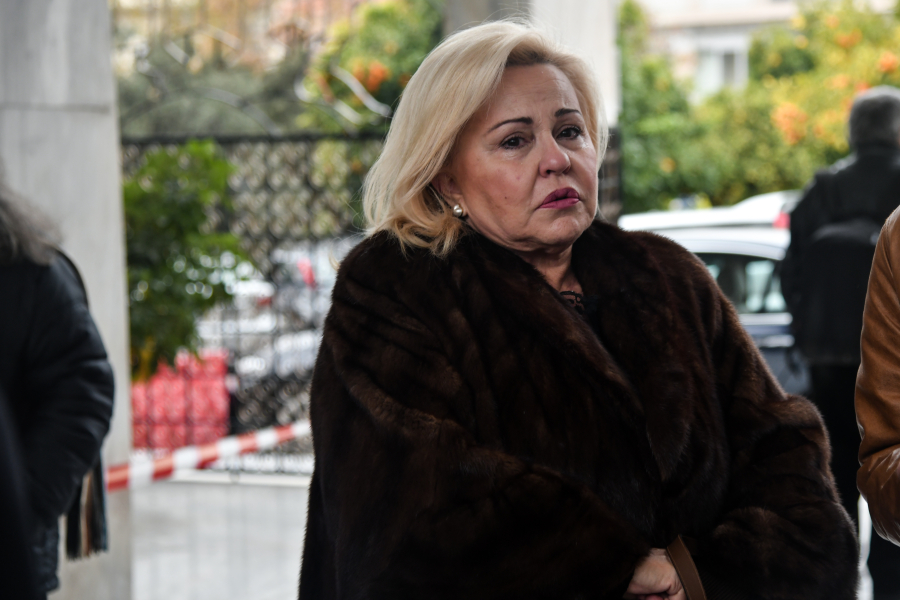 Η Μπέσσυ Αργυράκη πήρε καταλάθος το... χάπι του σκύλου της (βίντεο)