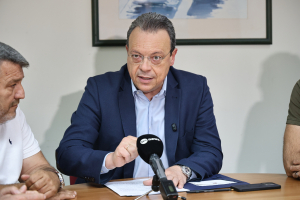 ΣΥΡΙΖΑ: Στηρίζουν Φάμελλο οι βουλευτές - Σφοδρή επίθεση από Παππά