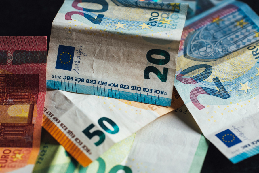 Επιδόματα ΟΠΕΚΑ: Οι νέες αυξήσεις και οι αλλαγές στα κριτήρια