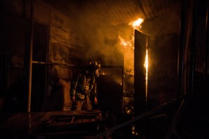 Ινδία: Τουλάχιστον 12 νεκροί από πυρκαγιά σε κτίριο στη Μουμπάι