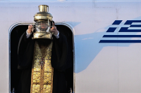 Άγιος Φως: Με ειδικές πτήσεις η μεταφορά του σε όλη την Ελλάδα - Τα δρομολόγια