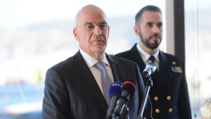 Ο Νίκος Δένδιας στη Ναυτιλιακή Λέσχη Πειραιά