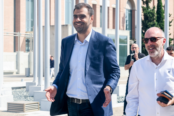 «Γαλάζια» μπόρα έφερε η πρόταση Μαρινάκη για το επίδομα ανεργίας