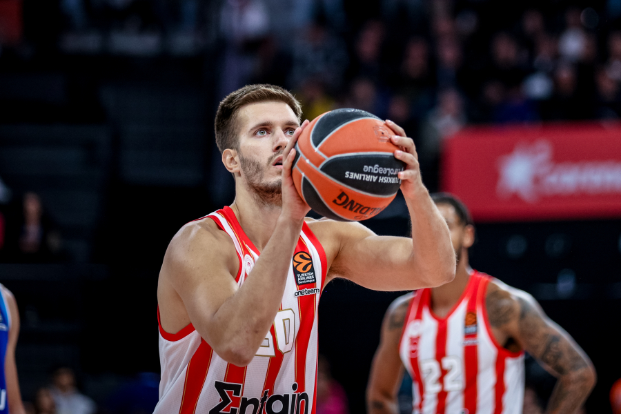 Ολυμπιακός: Επίσημα στην Dubai BC ο Πετρούσεβ