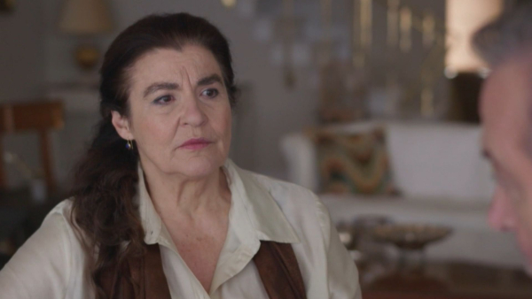 «Γη της Ελιάς»: Η Αμαλία αρνείται να ενδώσει στον εκβιασμό του Ανέστη και βάφει τα χέρια της με αίμα