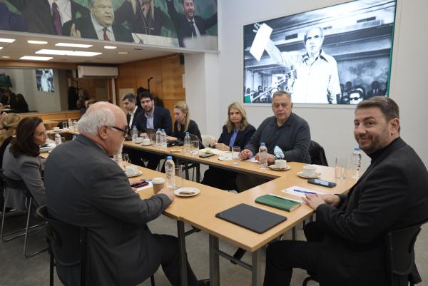 Γιατί το ΠΑΣΟΚ γυρνάει την πλάτη στον ΣΥΡΙΖΑ