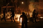 Επεισόδια μετά την πορεία για το Πολυτεχνείο - Τραυματισμός γυναίκας από φωτοβολίδα