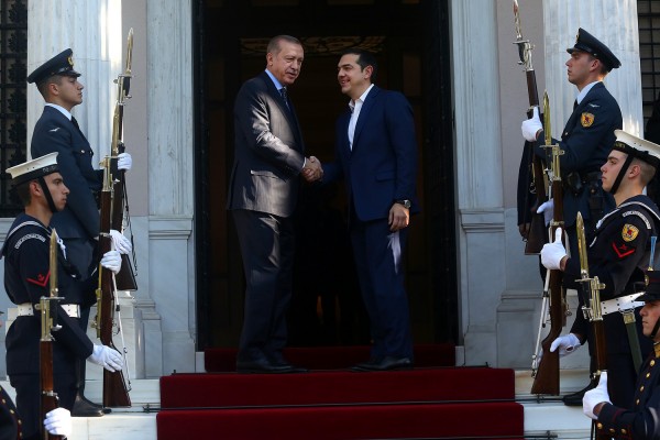 Η επίσκεψη Ερντογάν: Από τις βολές για τα ελληνοτουρκικά στις αβρότητες του δείπνου