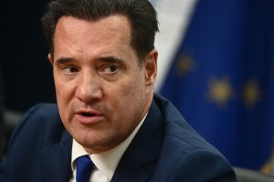 Άδωνις για μπότοξ: Μην κρυβόμαστε, δεν βρίσκεις ραντεβού στους πλαστικούς