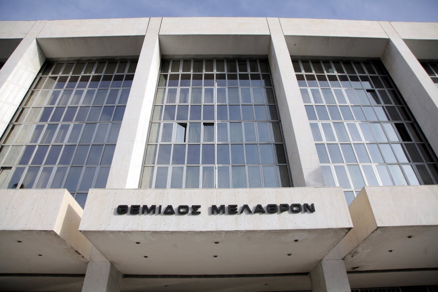 Σφοδρές αντιδράσεις για την ευθεία παρέμβαση Φλωρίδη σε εκκρεμή δικαστική υπόθεση