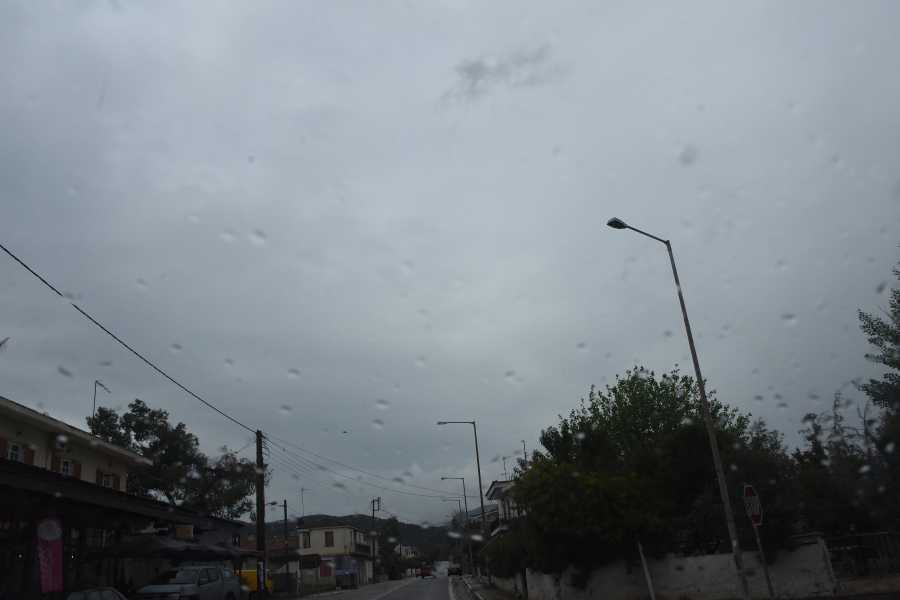 Meteo: Με βροχές, καταιγίδες και χαλάζι ο καιρός την Πέμπτη
