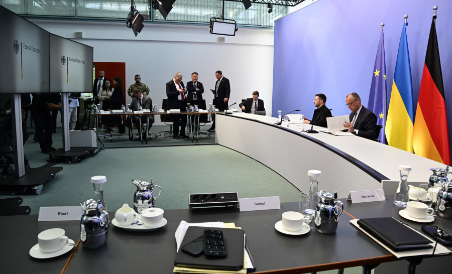 Μακρόν για Τραμπ: Στόχος του στη συνάντηση με τον Πούτιν είναι η κατάπαυση πυρός στην Ουκρανία