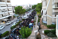 Ελευσίνα: Μεγάλη αντιφασιστική διαδήλωση μετά την επίθεση στον 32χρονο από νεοναζί