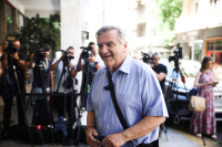 Και ο Καστανίδης κατά του «παρών»