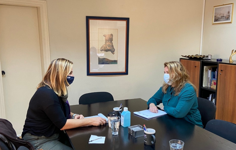 Συνάντηση Συρεγγέλα - Μπεκατώρου: «Πρέπει να σπάσει ο κύκλος της σιωπής»