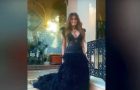 Η Κίμπερλι Γκιλφόιλ με εντυπωσιακό μαύρο φόρεμα σε γκαλά στην έπαυλη του Ντόναλντ Τραμπ (Βίντεο)