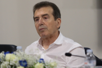 Μεγαλοπρεπές «άδειασμα» Χρυσοχοΐδη σε Αβραμόπουλο