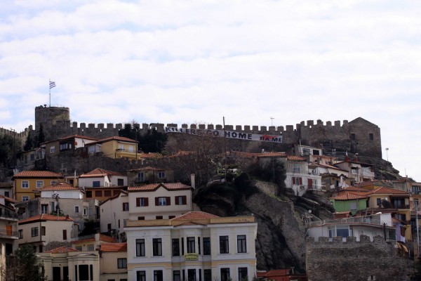 «Πλημμύρισε» από Τούρκους και Βούλγαρους οι Καβάλα