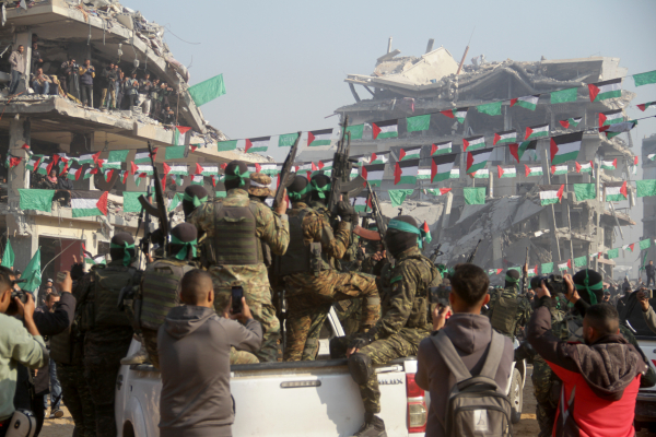 Ισραήλ: Στη Δυτική όχθη λεωφορεία με Παλαιστίνιους κρατούμενους που απελευθερώθηκαν