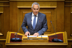 Θέμα χρόνου η προσχώρηση Αποστολάκη στο ΠΑΣΟΚ;