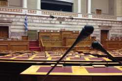 Εκλογές 2015: Ορκίστηκε η υπηρεσιακή κυβέρνηση