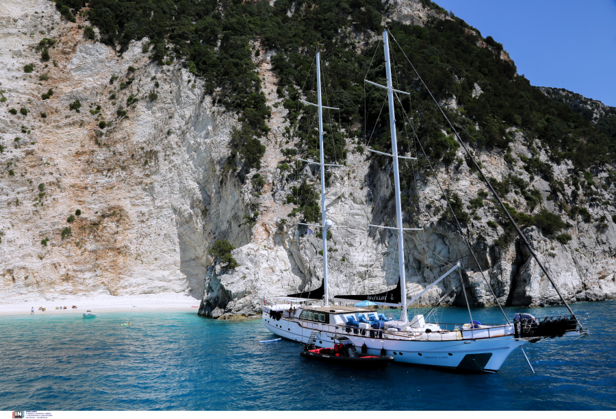 «Πέταξαν» τα έσοδα από τον τουρισμό στο διάστημα Ιανουαρίου - Ιουλίου