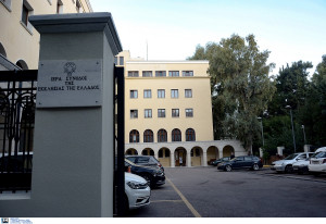 Σε καραντίνα ο Αρχιεπίσκοπος και ολα τα μέλη της Ιεράς συνόδου