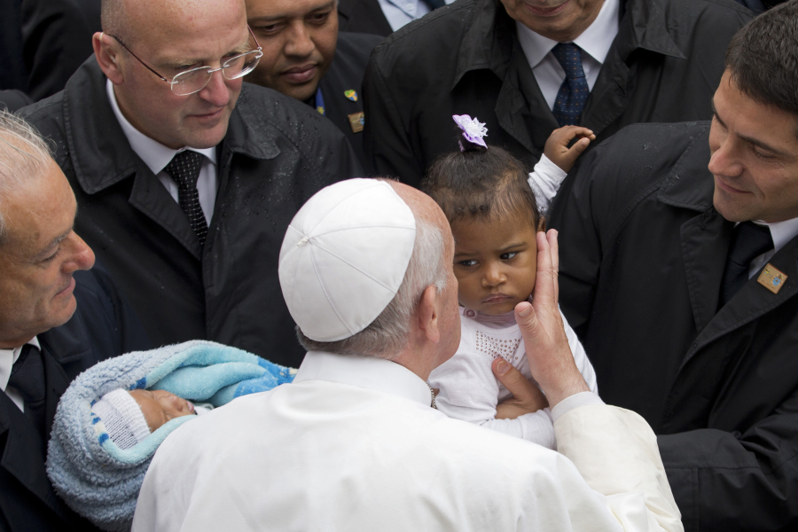 Ο πάπας Φραγκίσκος τηλεφωνούσε κάθε μέρα στη μοναδική καθολική εκκλησία της Γάζας