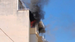 Τραγωδία στην Πάτρα: Νεκρή από φωτιά η μητέρα του Μαρίνου Σκανδάμη