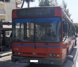 Σύγκρουση λεωφορείων στη Θεσσαλονίκη, στο νοσοκομείο μία γυναίκα (εικόνες)
