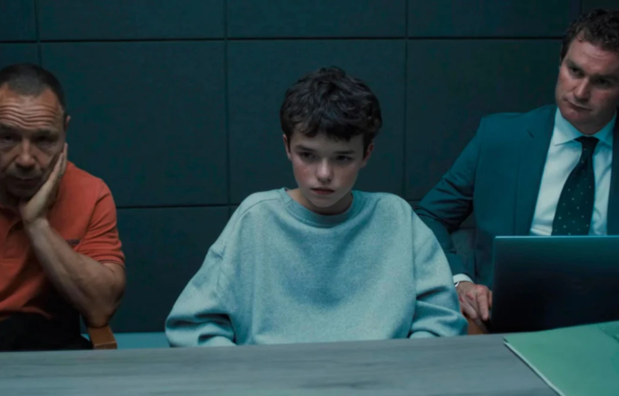 Adolescence: Στη βρετανική Βουλή η σειρά «φαινόμενο» - Την παρακολουθώ με τα παιδιά μου, λέει ο Στάρμερ