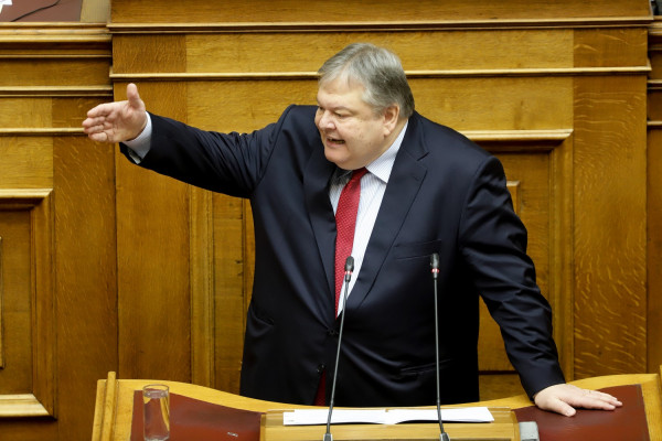 Βενιζέλος: «Οι ΑΝΕΛ κράτησαν το στυλό του κ.Τσίπρα όταν υπέγραφε την Συμφωνία των Πρεσπών»