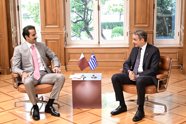 Συνάντηση Μητσοτάκη με εμίρη του Κατάρ: Η Ελλάδα σας στήριξε απέναντι στις απρόκλητες επιθέσεις του Ιράν