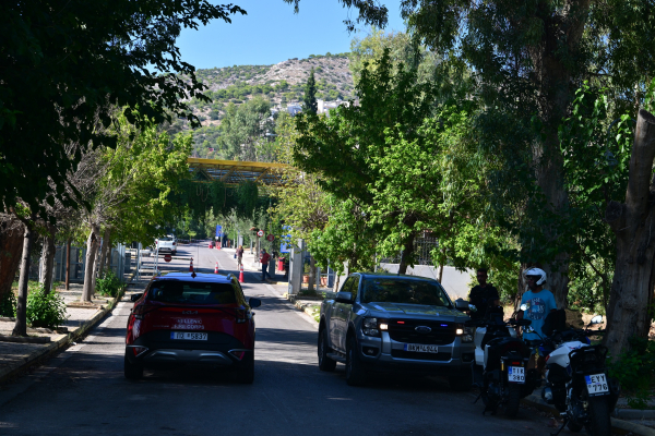 Φωτιά στο Ποικίλο Όρος: Κλειστοί δρόμοι σε Χαϊδάρι, Σκαραμαγκά - Αυξημένη η κίνηση στον Κηφισό