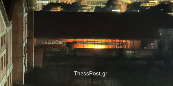 Θεσσαλονίκη: Φωτιά στην κεραμοποιία «Αλλατίνη» (Εικόνες)