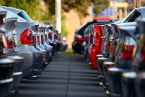 «Κοψοχρονιά» αυτοκίνητα από 150 ευρώ, επτά μεγάλες δημοπρασίες εντός Οκτωβρίου