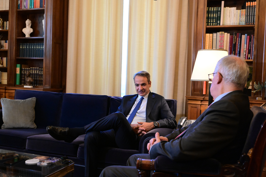 Μητσοτάκης: Μειώνουμε τους φόρους και αυξάνουμε τους μισθούς με έναν διαφορετικό τρόπο